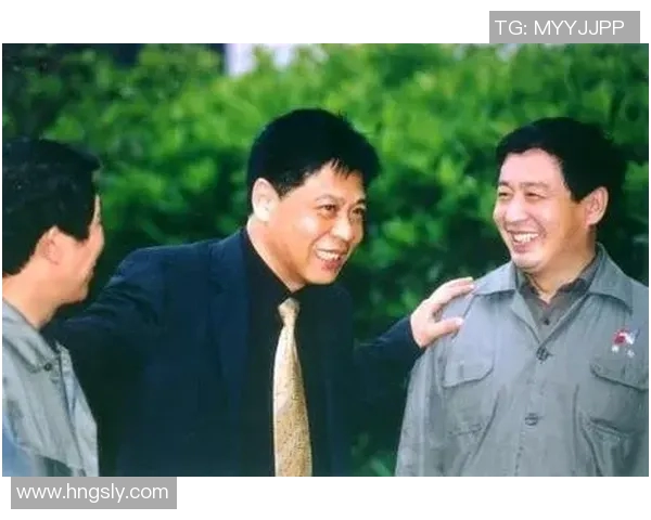 深圳乒乓球队的崛起之路：邀请赛中的奋斗与荣耀