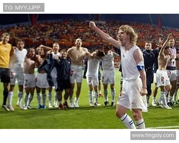 琉球足球明星球员的传奇故事与辉煌成就探秘