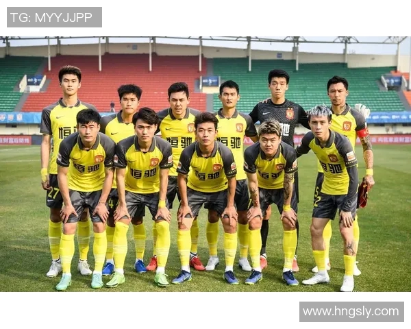 广州足球队意识探讨与发展路径分析:从战术到文化的全面解读 广州足球队意识探讨与发展路径分析:从战术到文化的全面解读