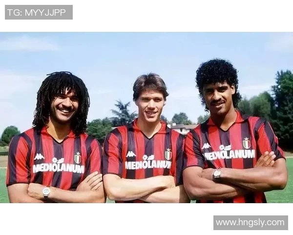 河南足球明星范巴斯滕的传奇故事与职业生涯回顾