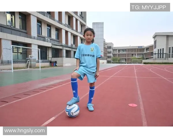 提升足球运动员步频训练的有效方法与技巧探讨