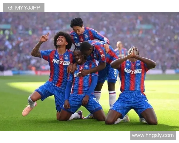 水晶宫足球俱乐部官网最新动态与赛事信息全面更新，欢迎球迷关注与支持